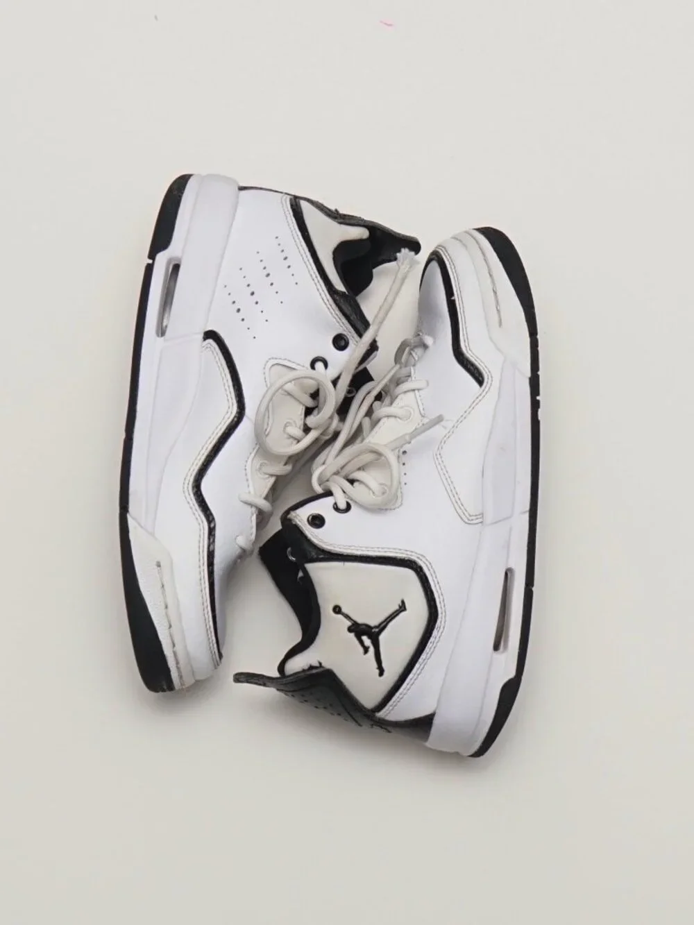 Air Jordan Jordan Courtside 23 'White Black' size 4Y
